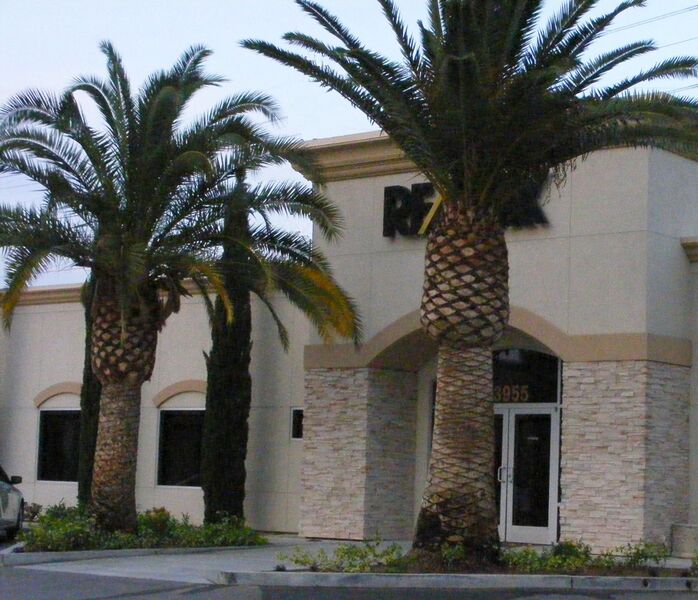 File:20110607180527!Palms at dusk.jpg